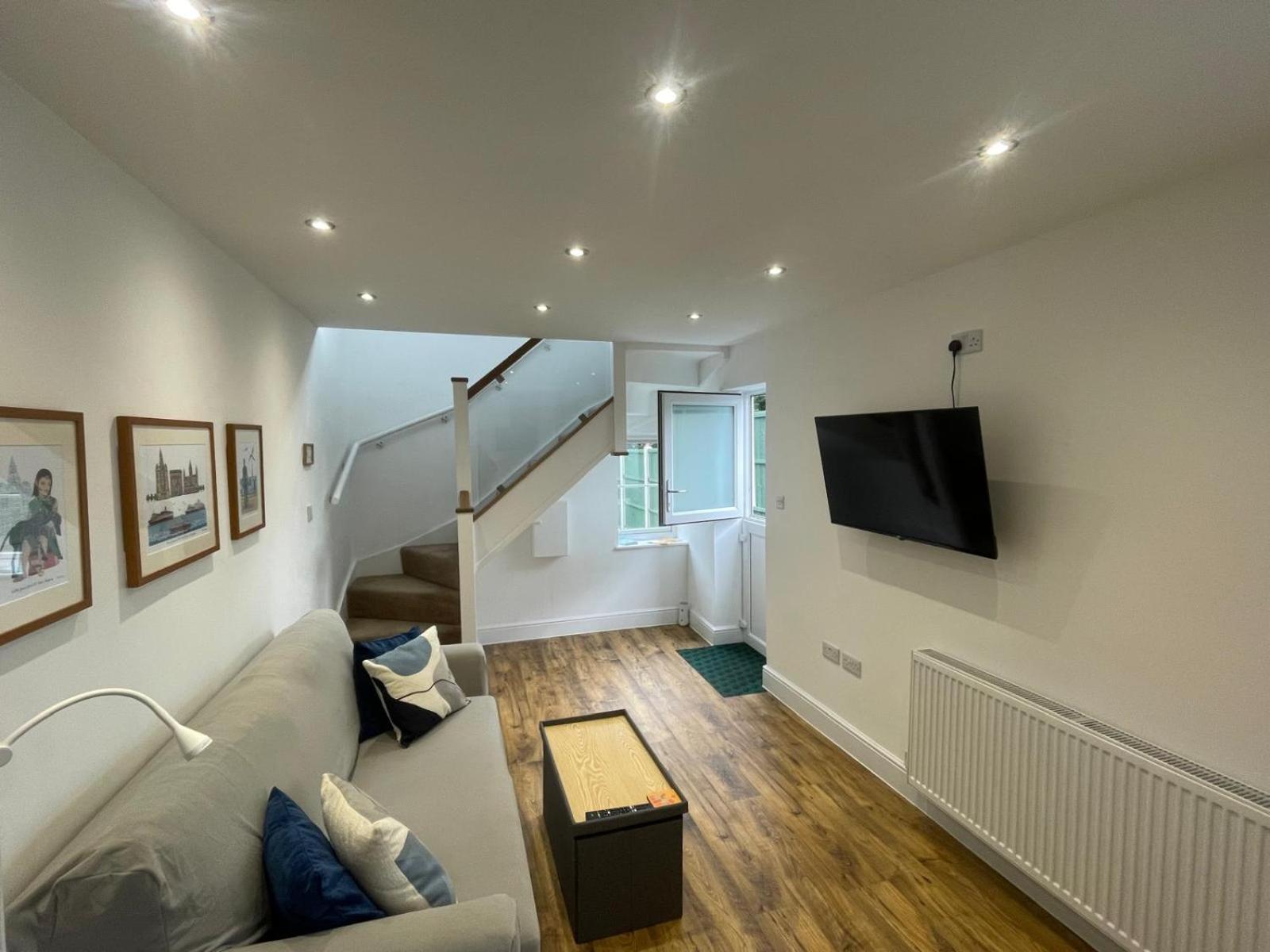 Вилла The Upton Coach House Бёкенхэд Экстерьер фото